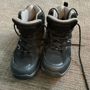 Hikeing shoes